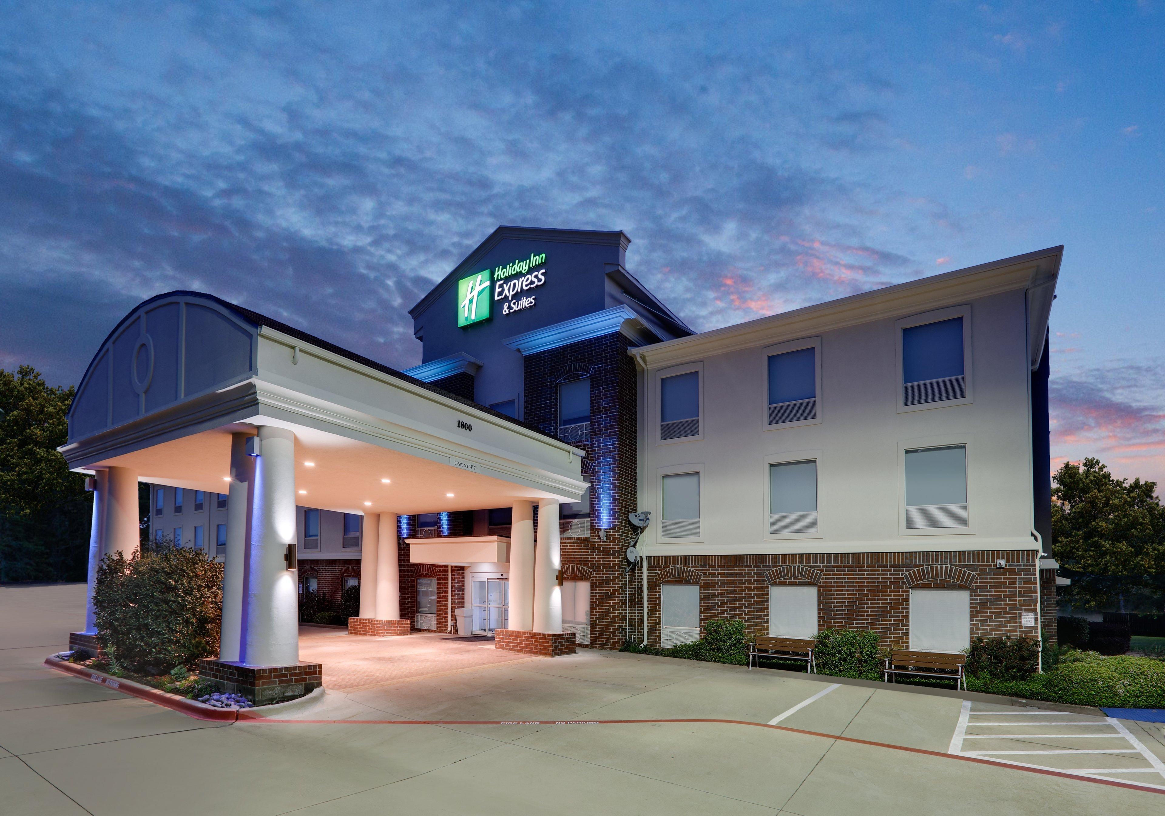 Holiday Inn Express Hotel & Suites Cleburne By Ihg Exteriör bild