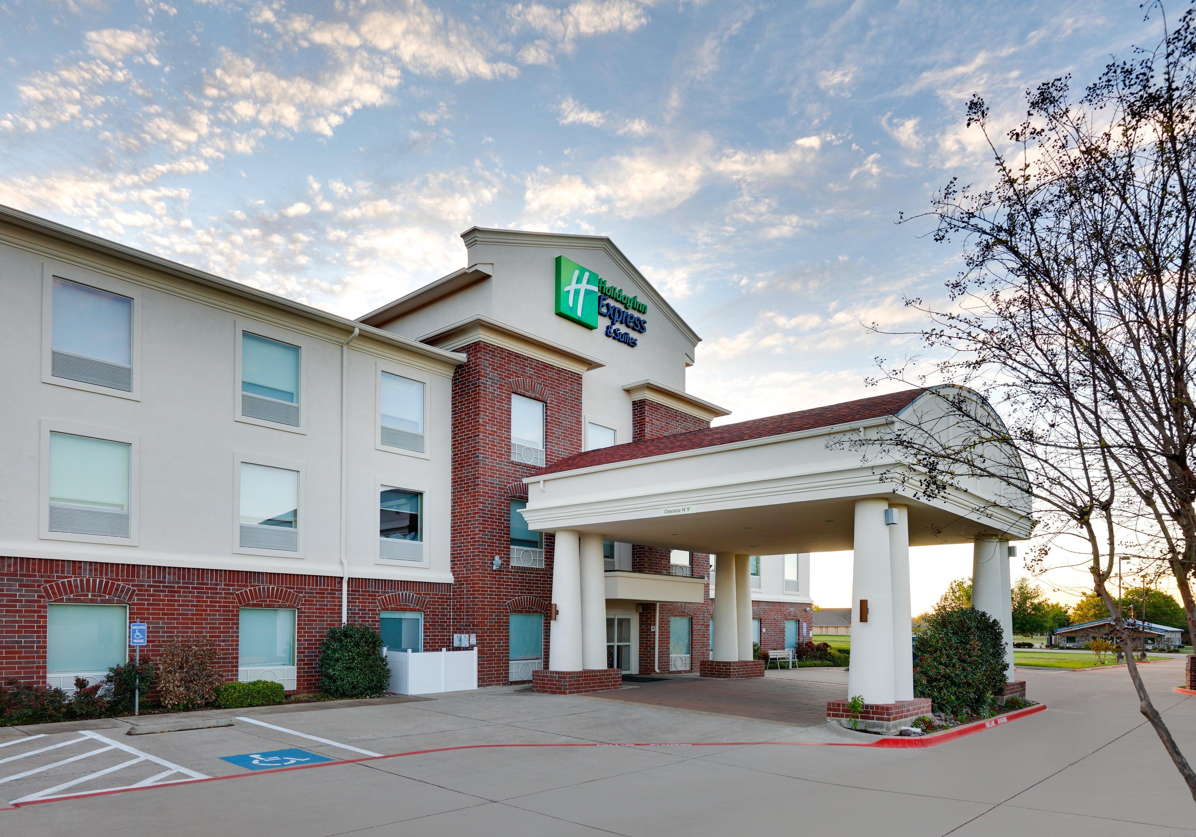 Holiday Inn Express Hotel & Suites Cleburne By Ihg Exteriör bild