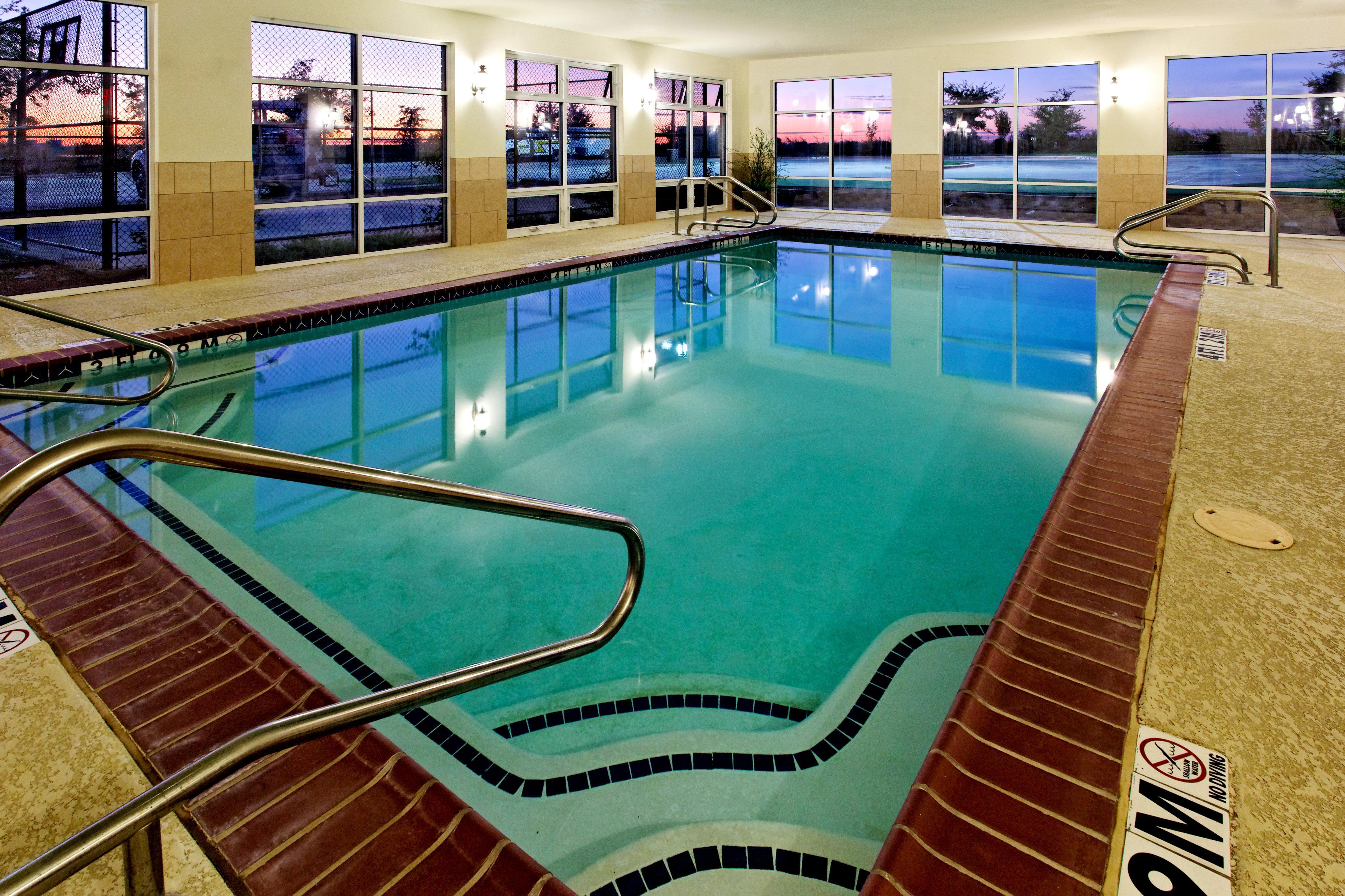 Holiday Inn Express Hotel & Suites Cleburne By Ihg Exteriör bild